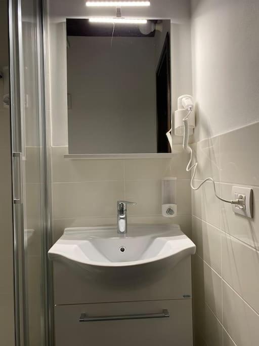 Babalu Con Vista Lago Arona Ngoại thất bức ảnh